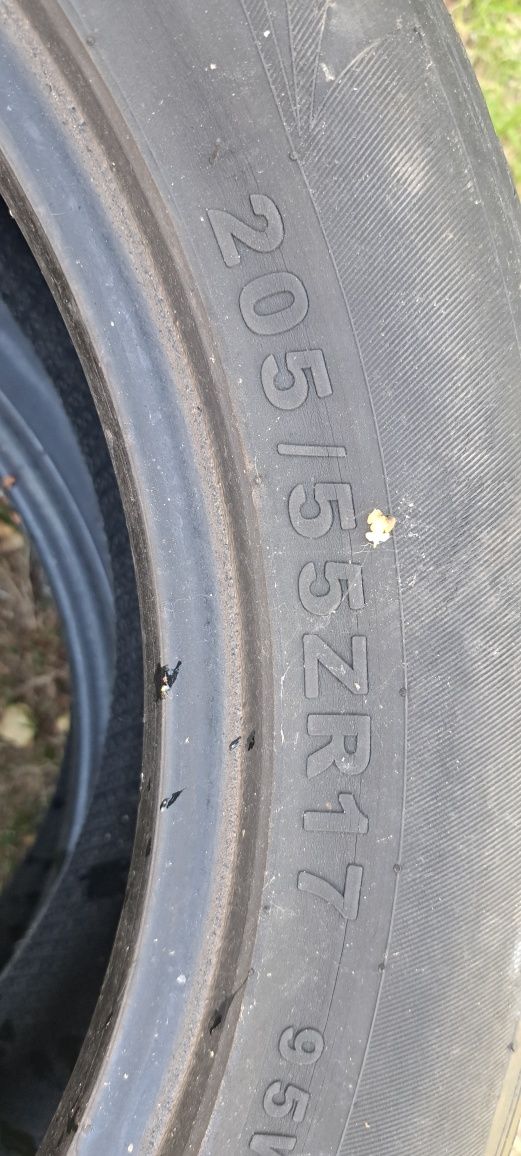 Opony letnie (2 sztuki) 205/55 R17 Doublestar