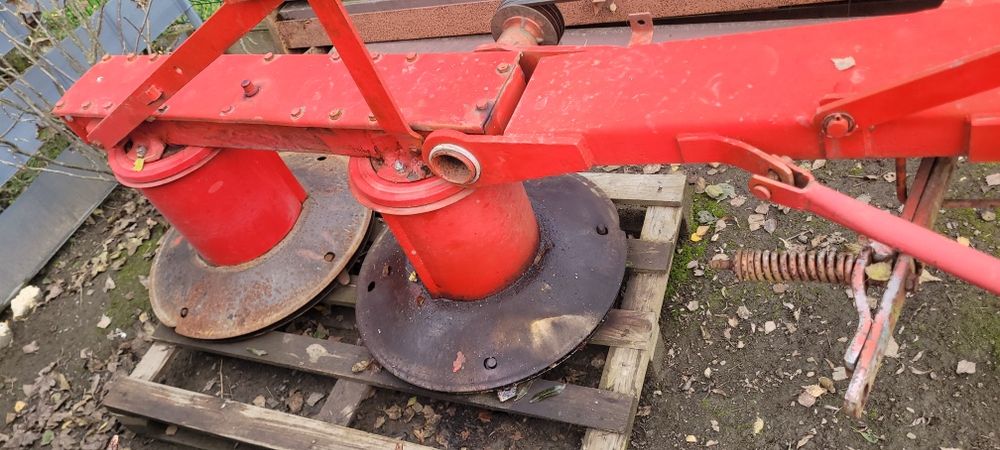 przetrzasarka KUHN FAHR , plug4 duży kosiarka