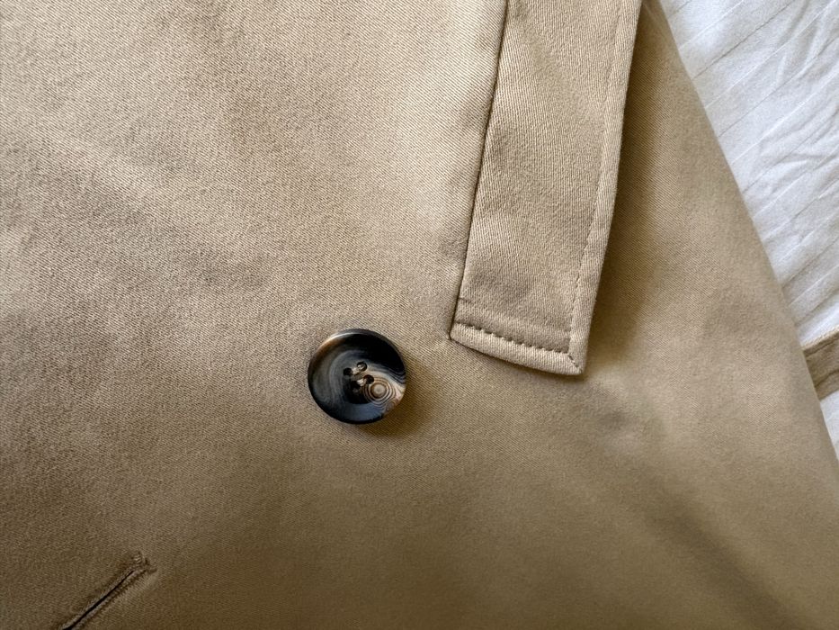 Бежевий тренч пальто плащ