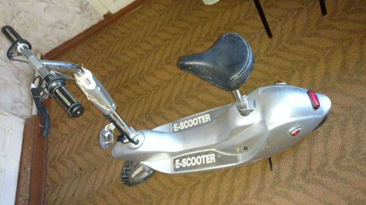 Продам электроскутер E-Scooter DK24250-2