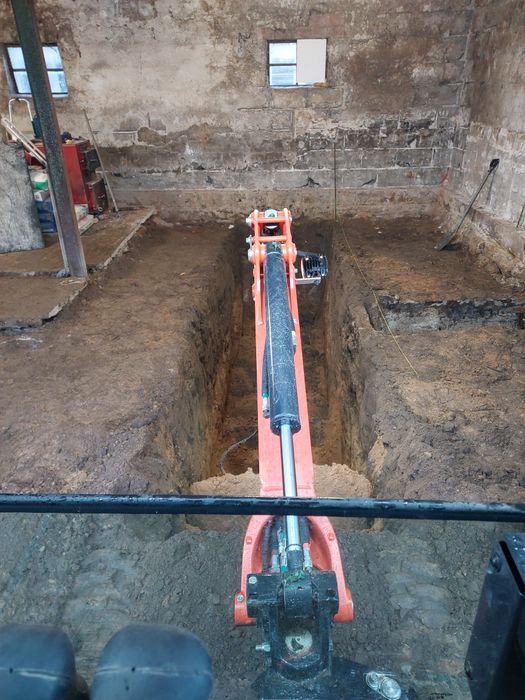 Usługi Koparko-ładowarka, Autolaweta, Pomoc drogowa, Minikoparka