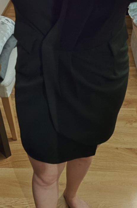 Czarna żakietowa sukienka