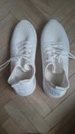 Białe sneakersy buty sportowe Deichmann