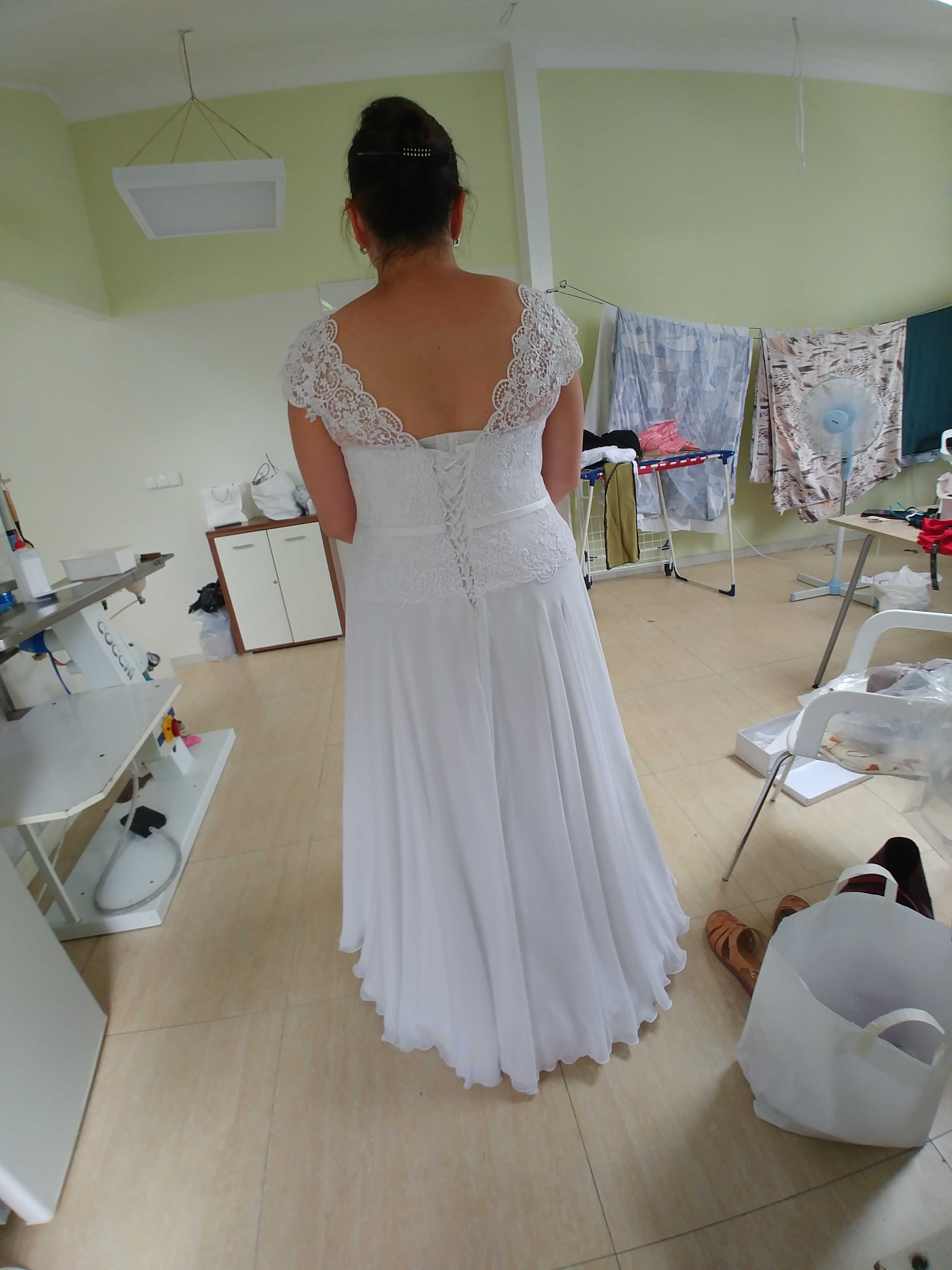 Suknia ślubna biała 44-48 LOVELY LO-50