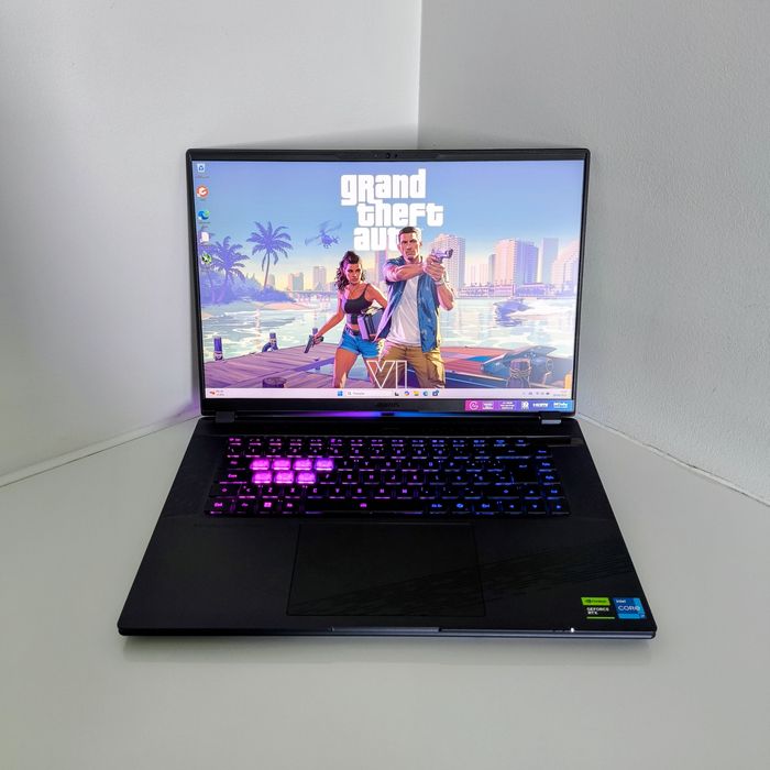 AORUS RTX 4070 i7 13650HX 32RAM