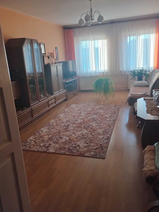 Sprzedam mieszkanie i lokal handlowo usługowy w rynku Łasku.