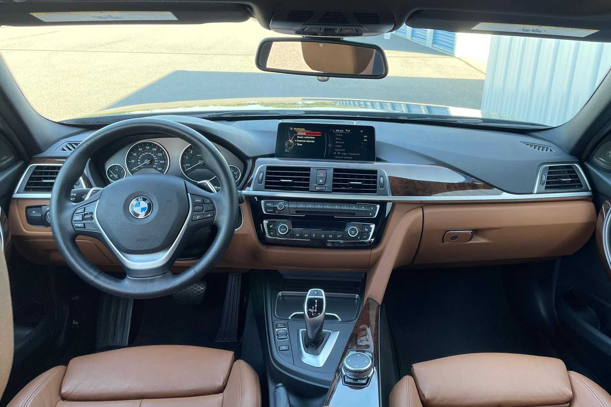 BMW 328i xDrive Sports Wagon 2016 року