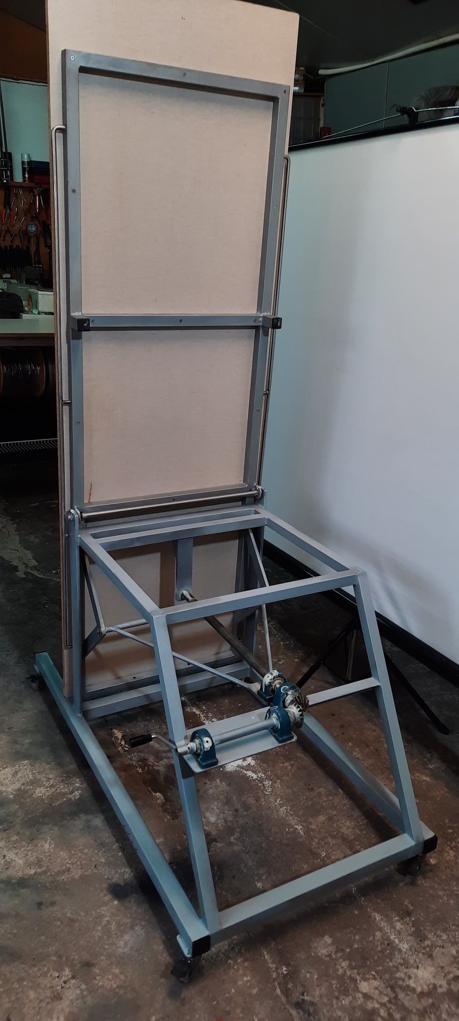 Mesa articulada de vários ângulos  horizontal-vertical  nova