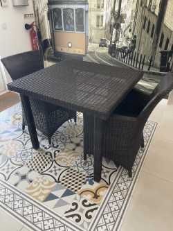 Conjunto de jardim de mesa e 2 cadeiras de vime sintético