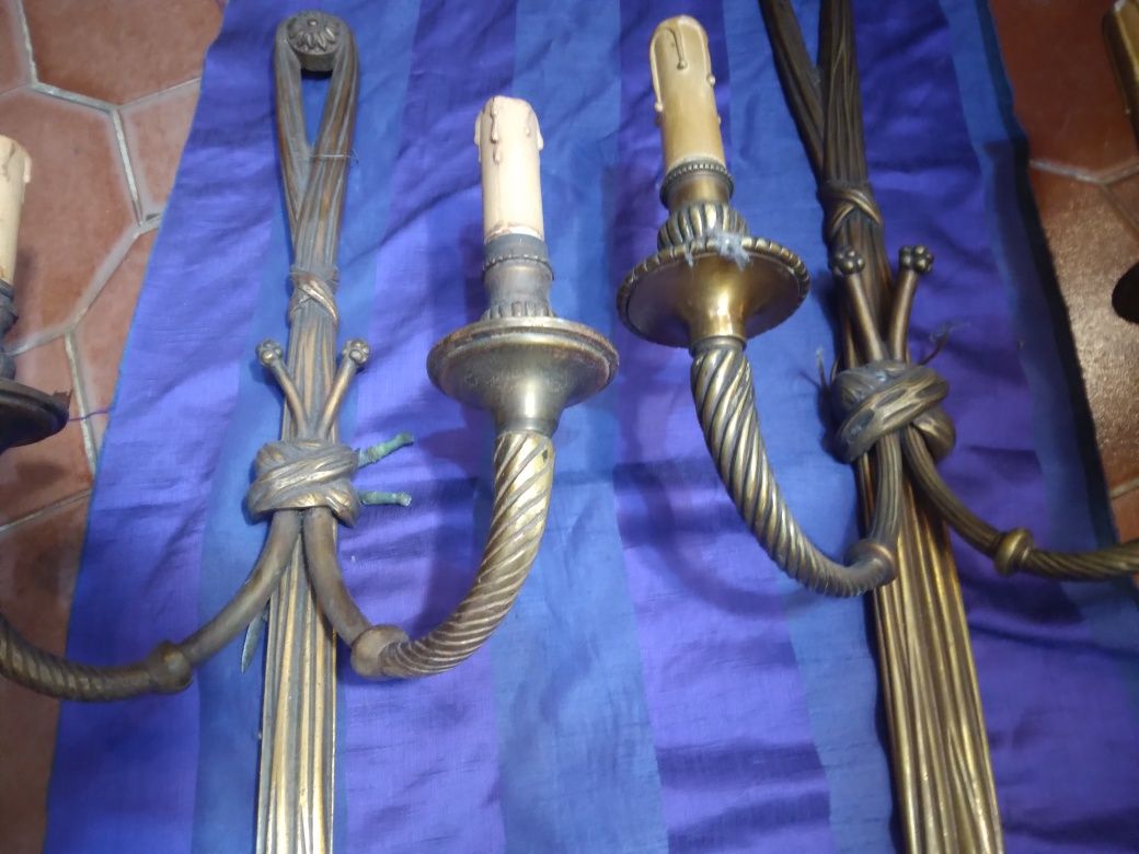 Par de apliques  em bronze  estilo Luís xvl