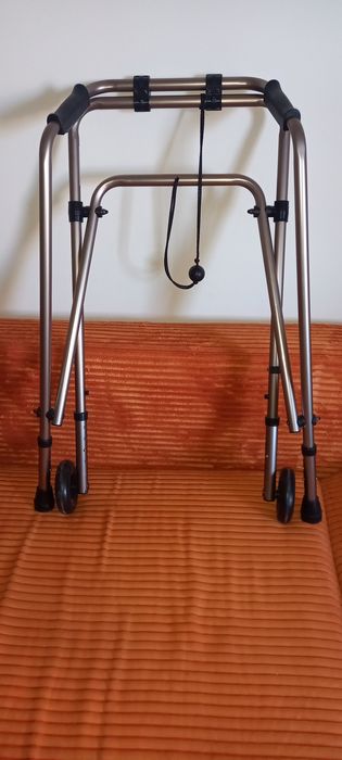 Niski balkonik chodzik Rehafund