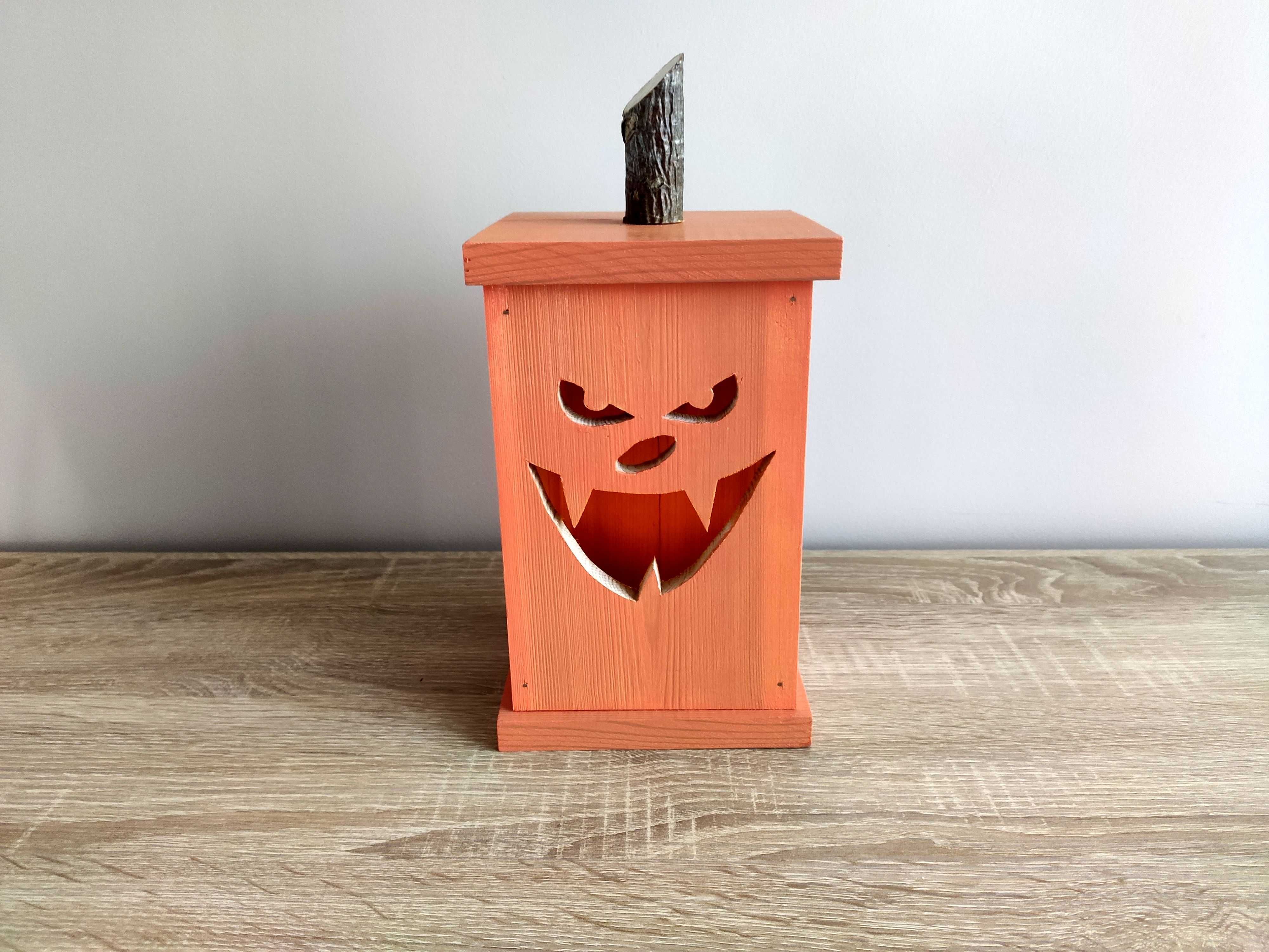 Lampiony na Halooween drewniane dynie Jack-o-lantern wycięty