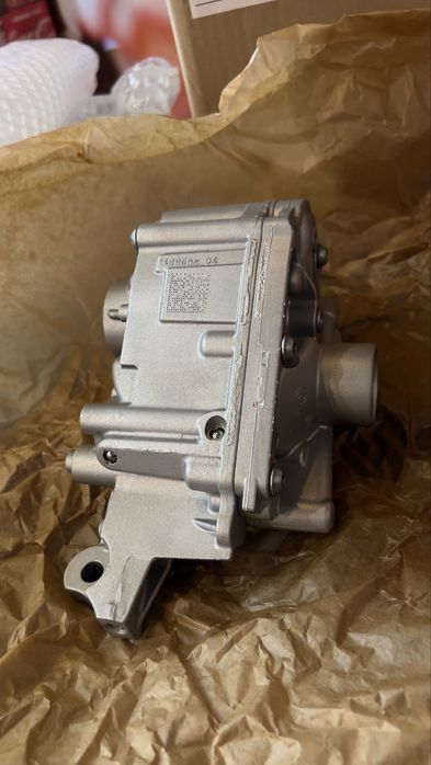 Новий масляний насос BMW n55 . BMW 11 41 7 613 549