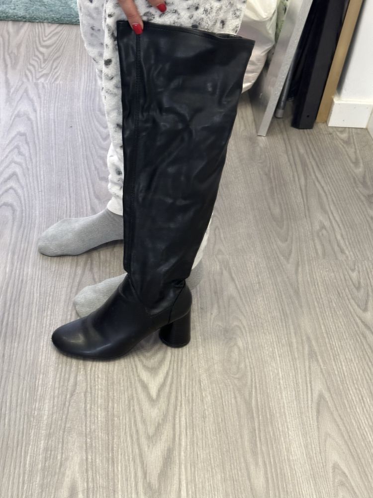 Botas cano alto zara em perfeito estado