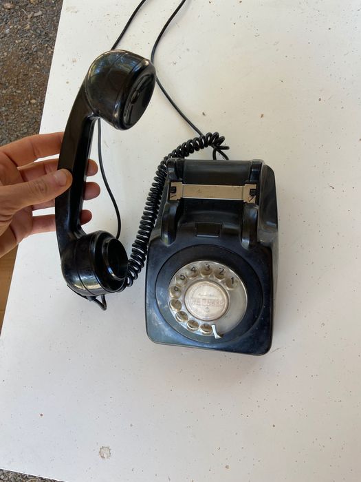 Telefone fixo antigo