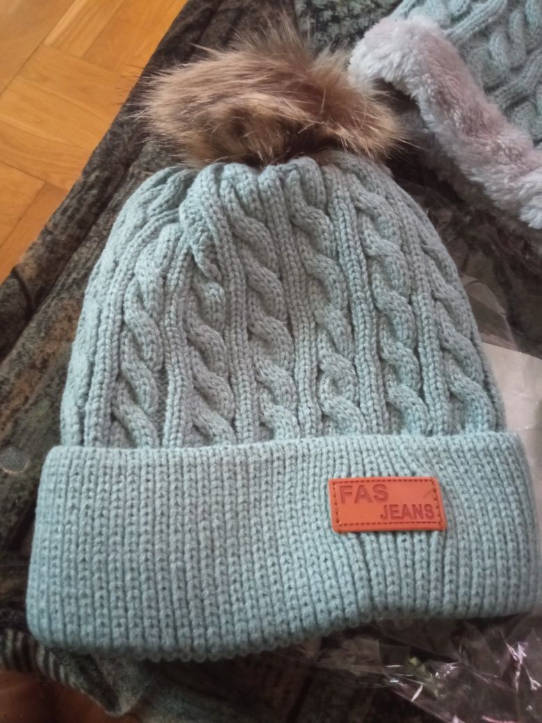 Nowe Komplet czapka, komin i rękawiczki.