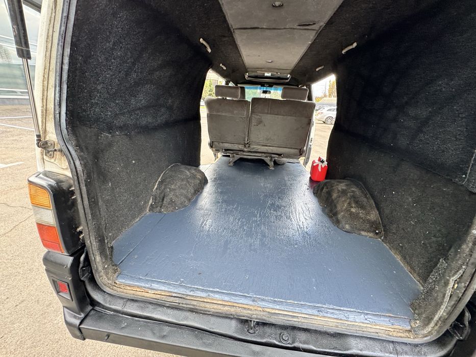 Продам Митсубиси L300 пасажирский бус 8+1