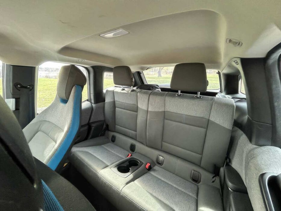 BMW i3      2016