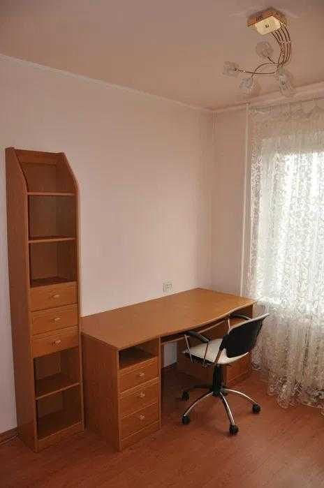 Продам 3-х комнатную квартиру 64 м², ул. Батюка (Артема)