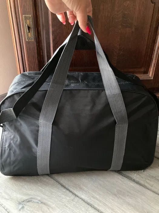 Nowa torba podróżna Nike