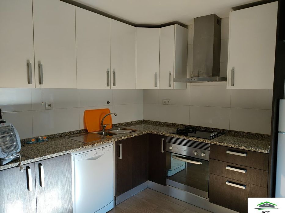Apartamento T2 coz/equipada/varanda 1 andar Castanheira do Ribatejo
