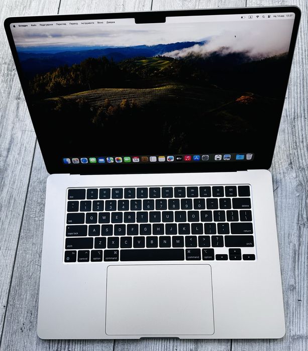 Apple MacBook Air 15.3" M3 10 циклів