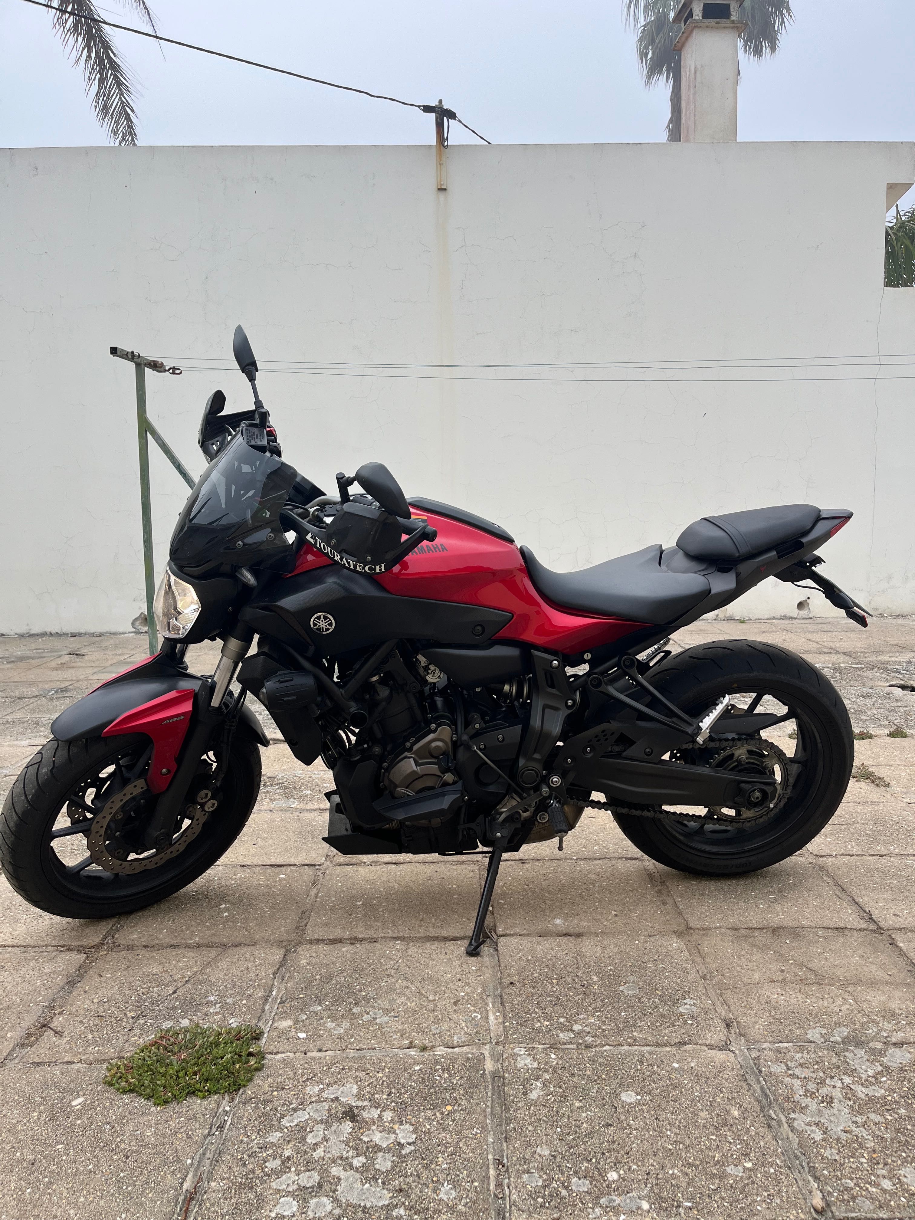 Yamaha MT 700 de 2016