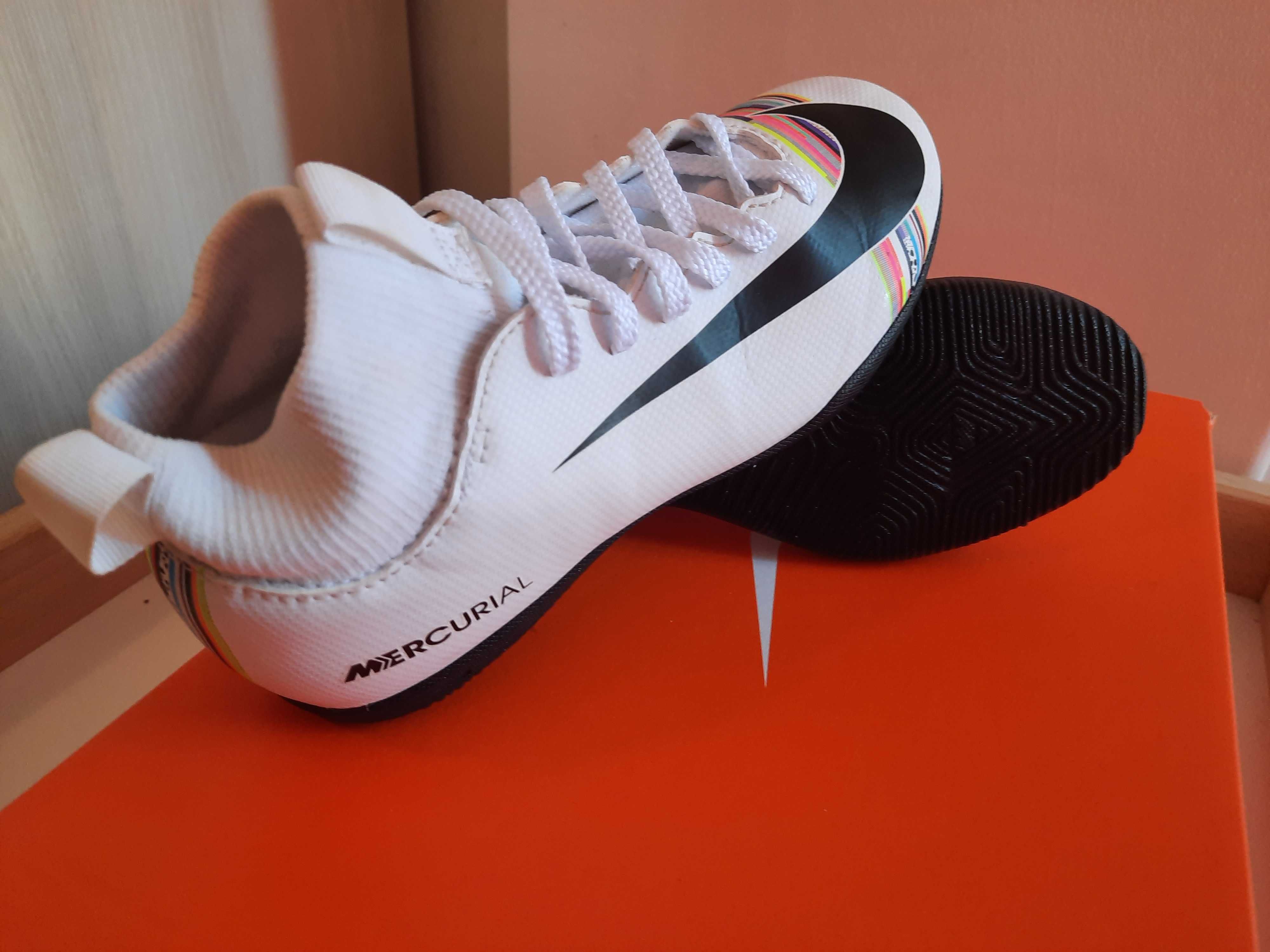 Vendo Sapatilhas Futsal Criança Nike Mercurial