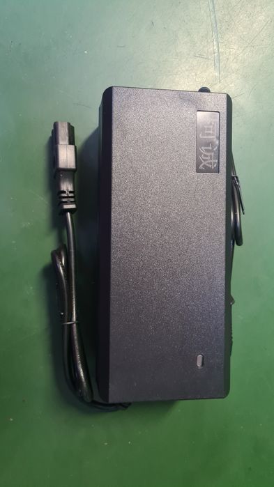 Szybka ładowarka li-ion 67V 5A