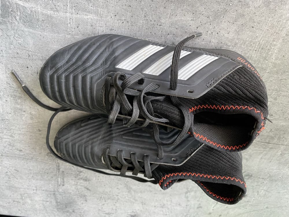 Adidas PREDATOR turfy r.33 dzieciece