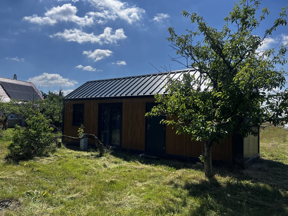 Działka budowlana pod lasem z domkiem letniskowym całorocznym