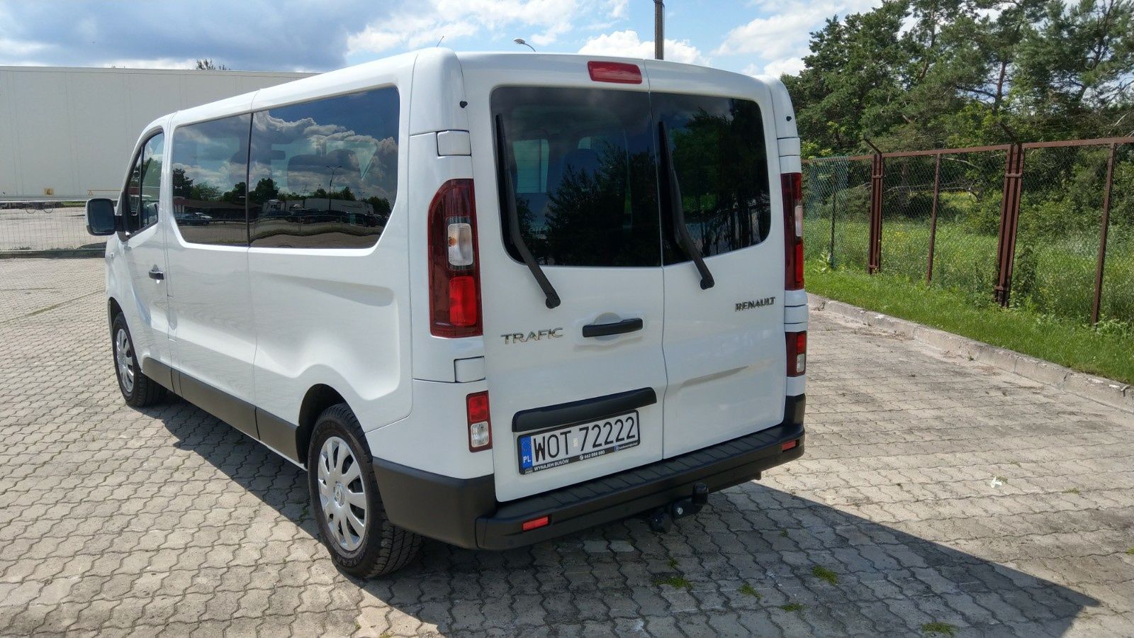 Wynajem busa wypożyczalnia busów bus 9 os rent przewóz osób Warszawa