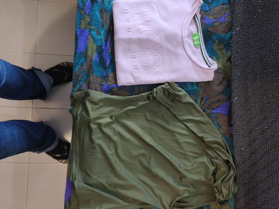 Macacões, calções, t-shirts e pijamas