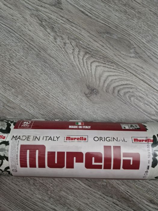 Продам шпалери 2 рулона нові