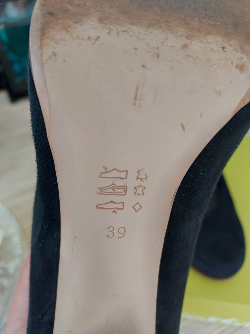 Туфли замшевые Италия  39 размер