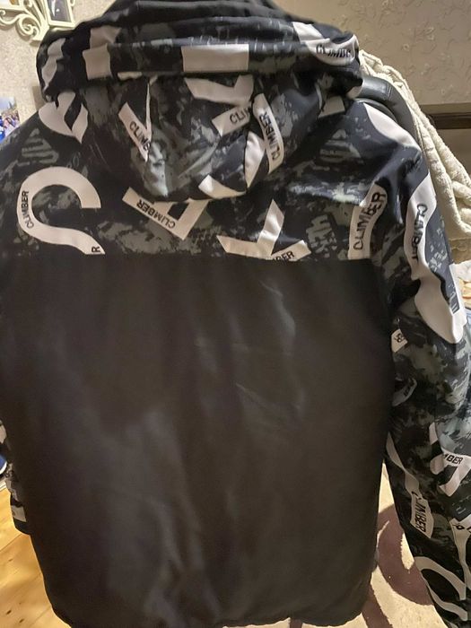 Зимова куртка в ідеальному стані