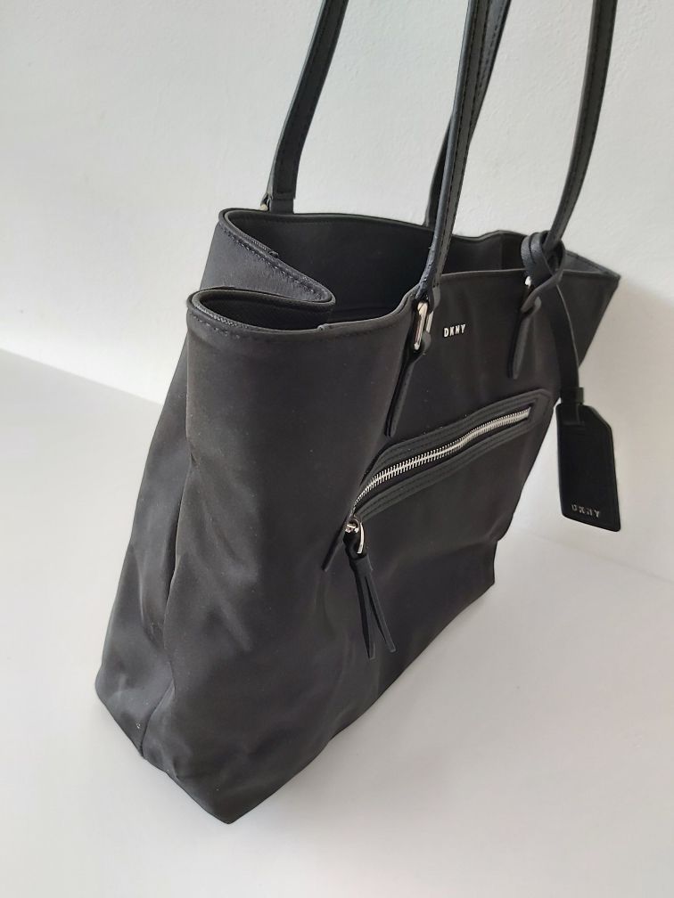 Torebka shoperka DKNY czarna kuferek torba