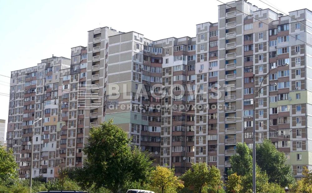 Продаємо затишну 3кім.квартиру в Деснянському р-ні Марини Цвєтаєвої 12