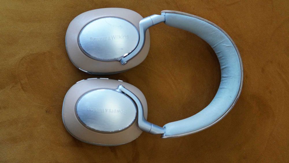 Bowers & Wilkins PX8 – kremowe, działające, normalne ślady używania