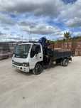 Isuzu NQR 2006 com grua
