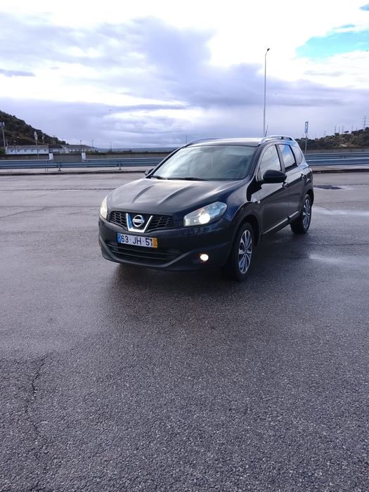 Vendo aceito retomas nissan qashqai +2 7lugares ano 2010