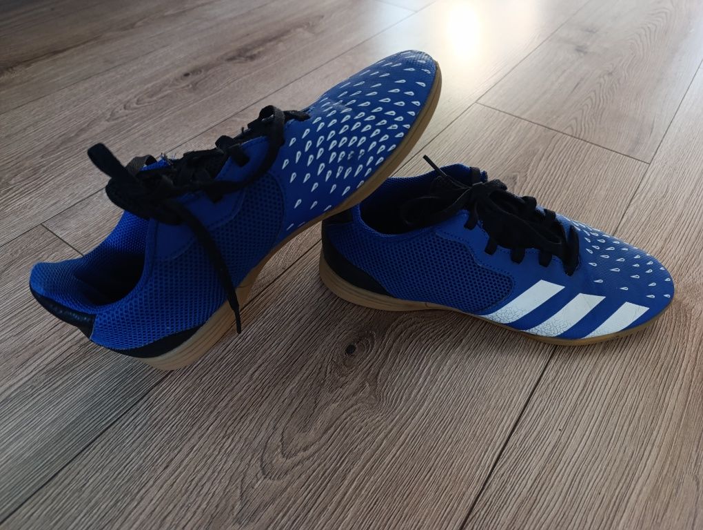 Buty piłkarskie Adidas rozmiar 38 Predator