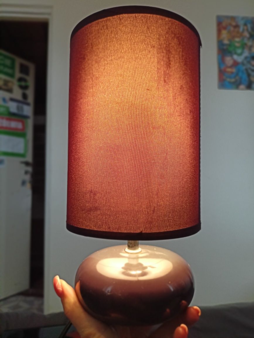 Fioletowa lampka nocna