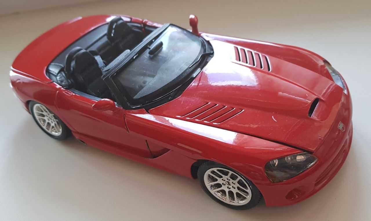 Автомобіль Dodge Viper SRT-10 1:24