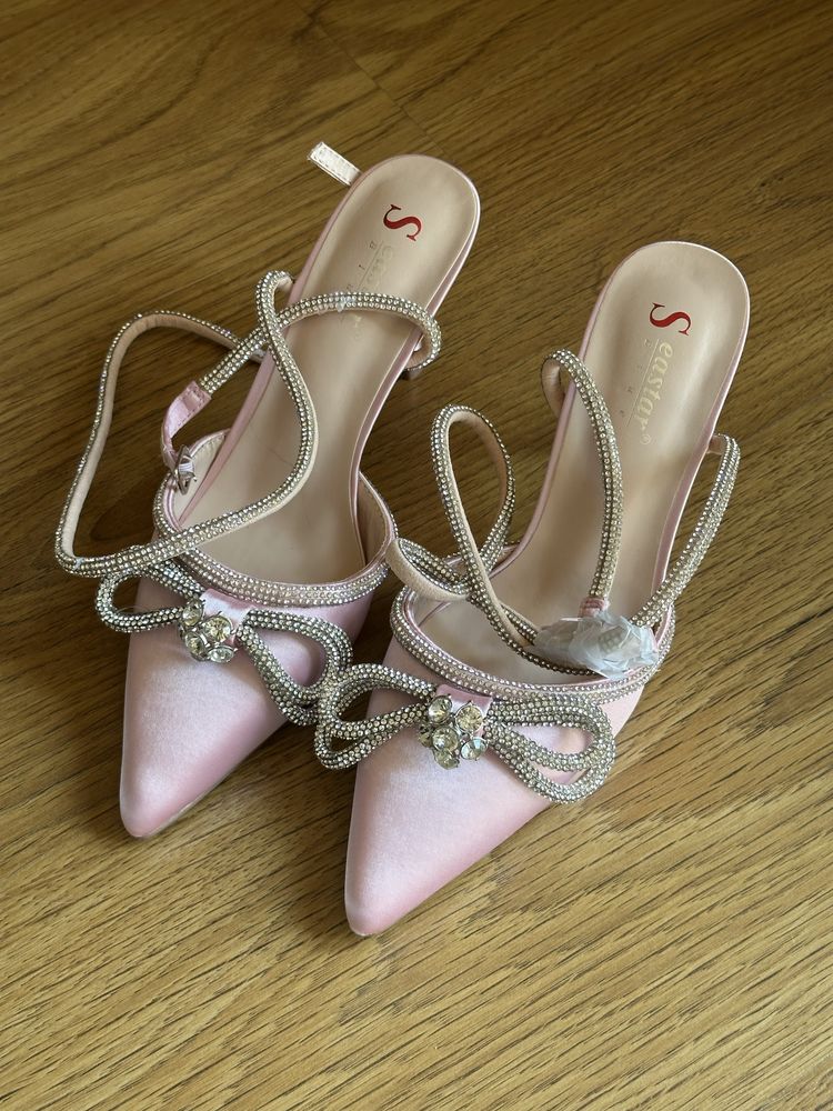 Buty na obcasie