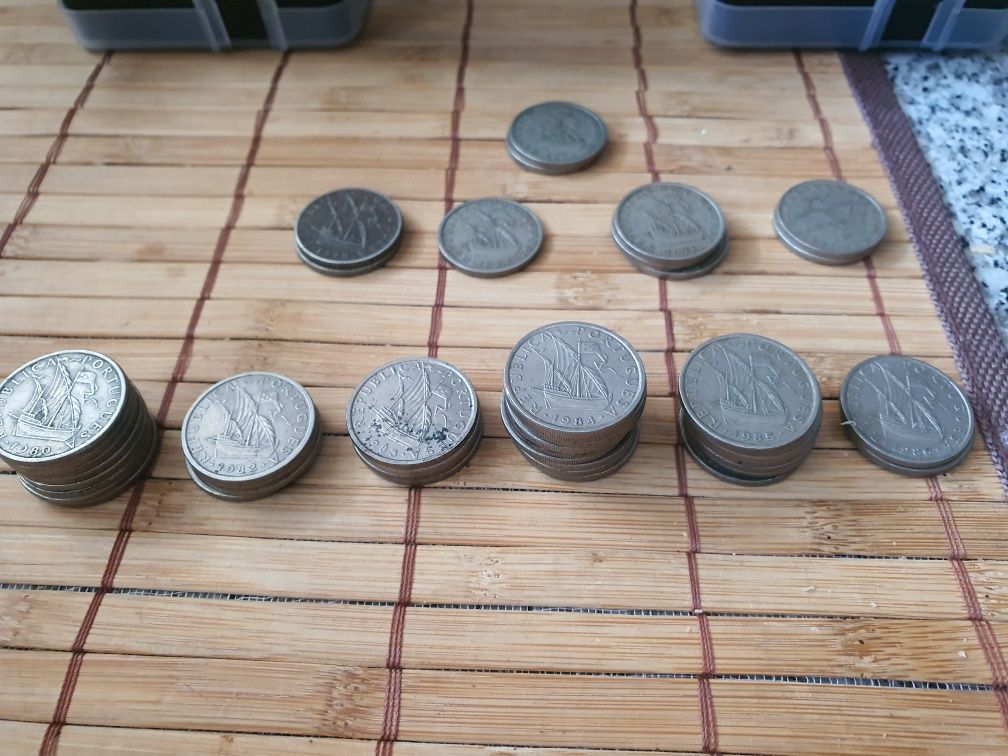 Moedas de cinco escudos