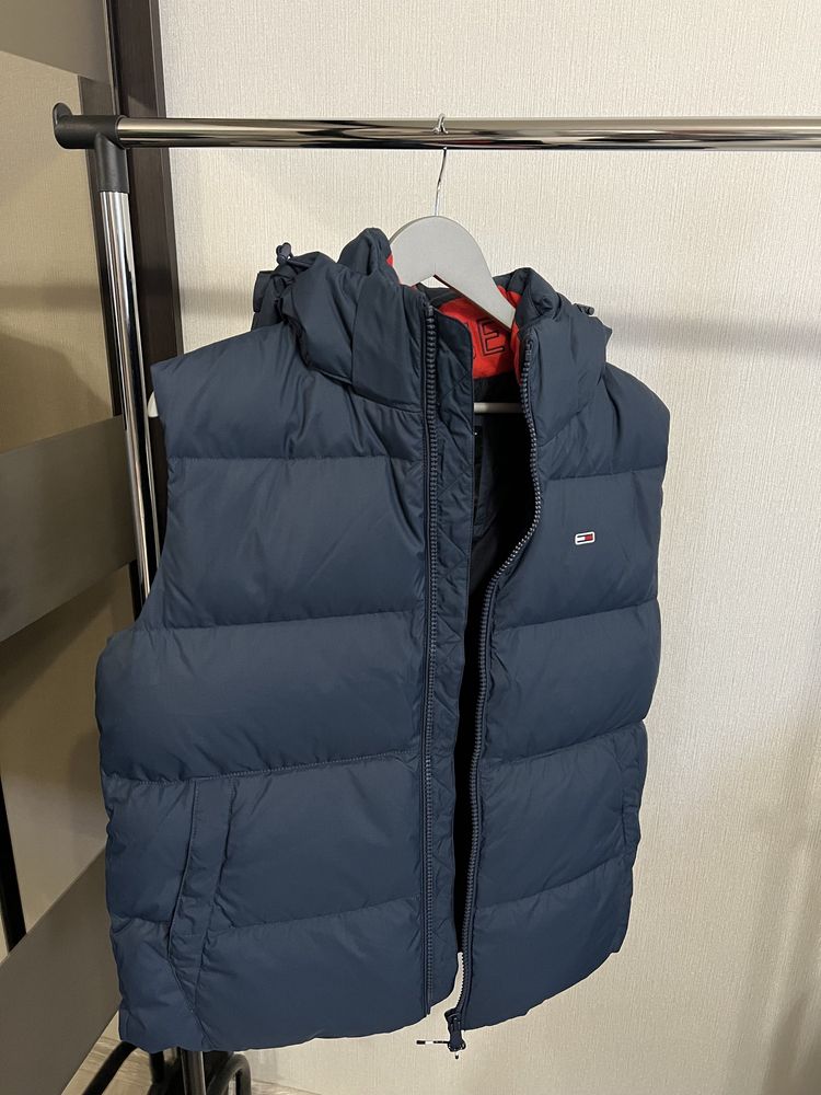 Жилетка Tommy Hilfiger  Новая Оригинал