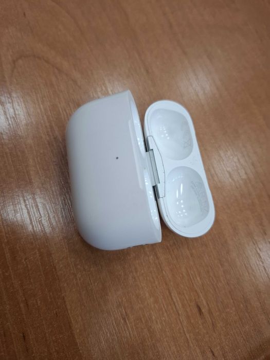 AirPods Pro2– Stacja dokująca / Ładowarka / Etui –Oryginalna, Sprawna