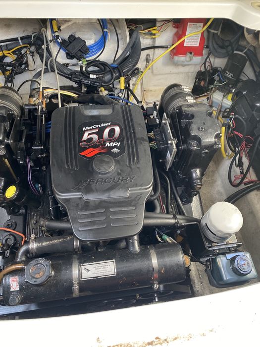 Łódz  motorowa  Bayliner 265