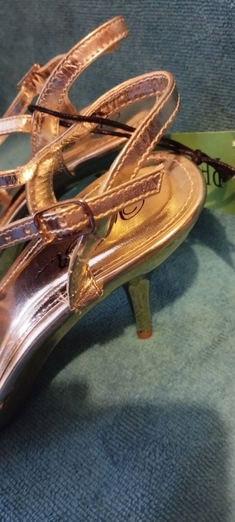 Buty na imprezę nowe złote rozmiar 37 wkładka 24